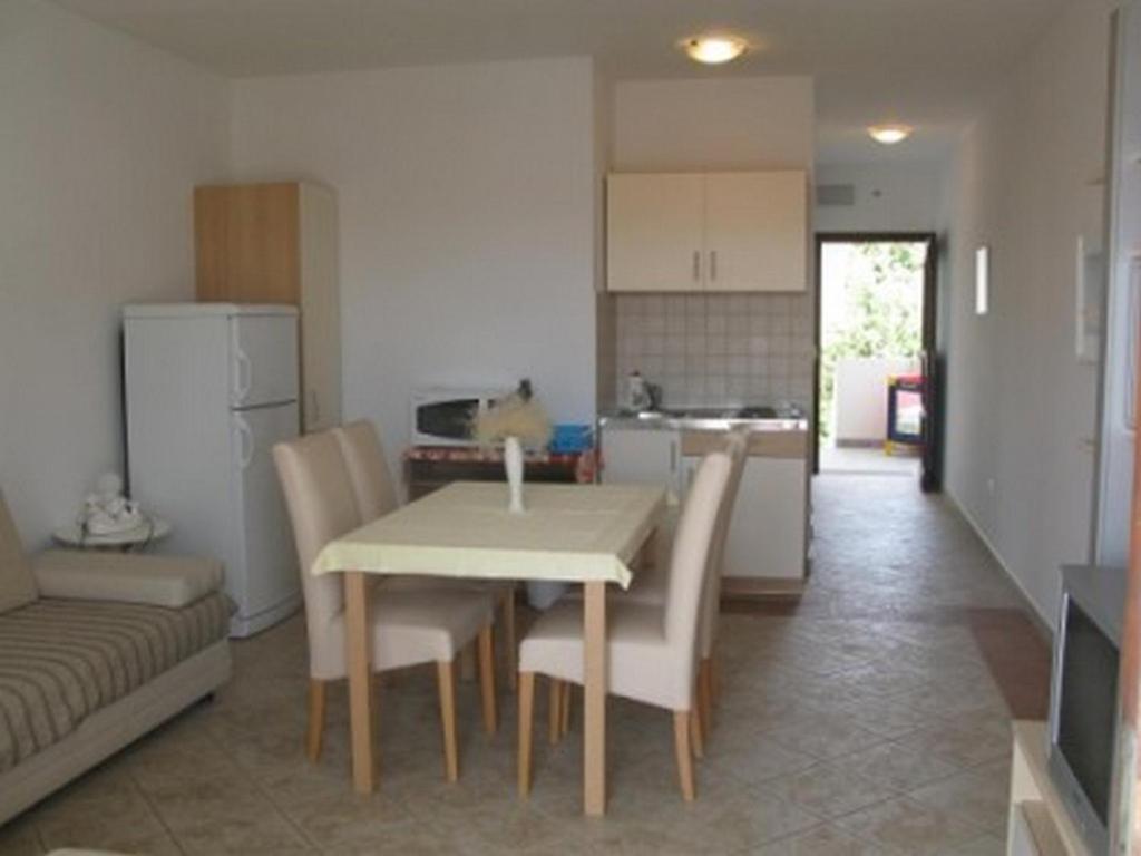 Apartments With A Parking Space Barbat, Rab - 16816 Barbat na Rabu Extérieur photo